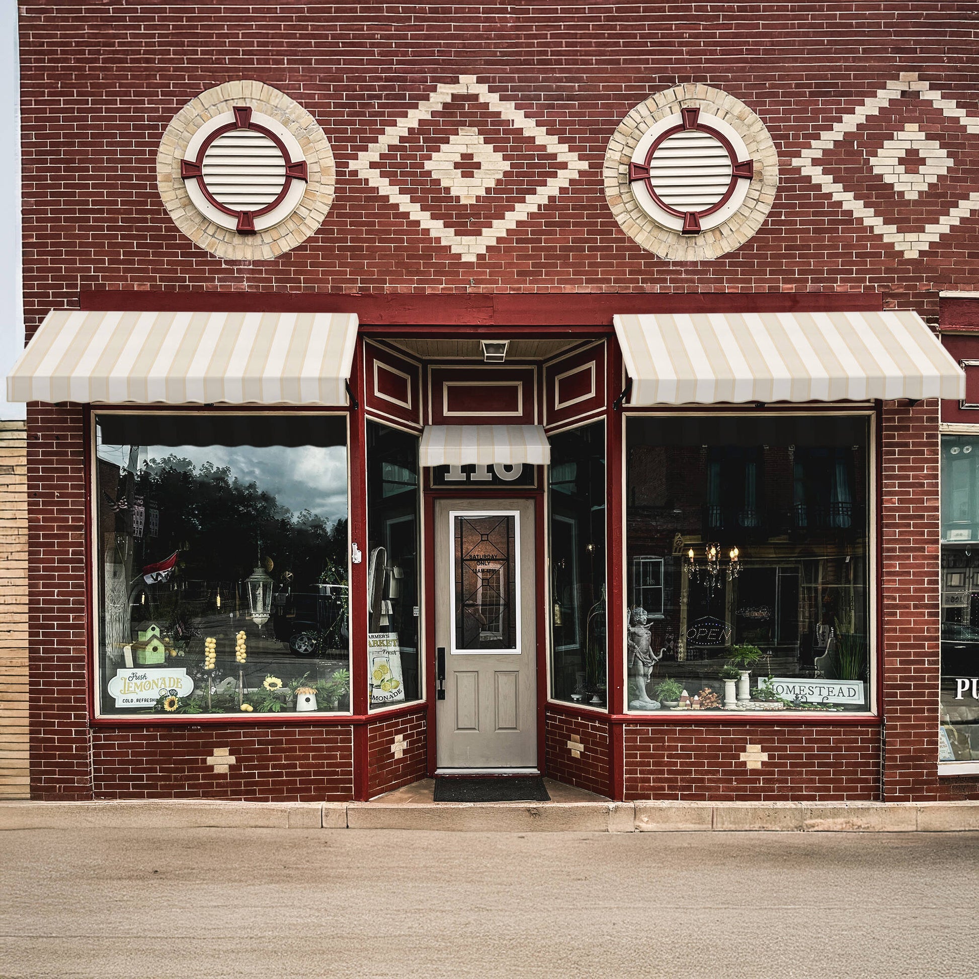 Small Dallas Retro® Awning - Awntech Corporation