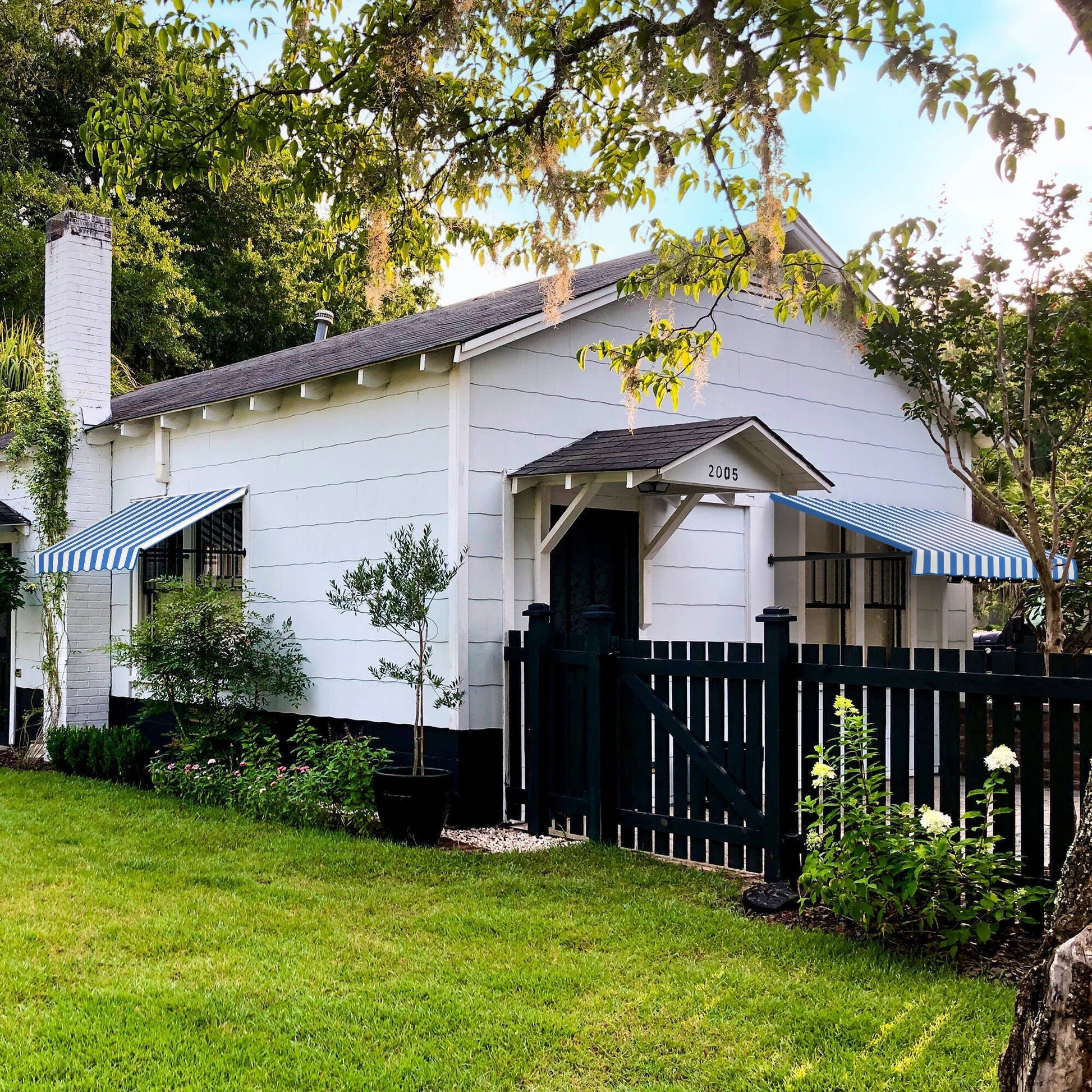 Small Dallas Retro® Awning - Awntech Corporation