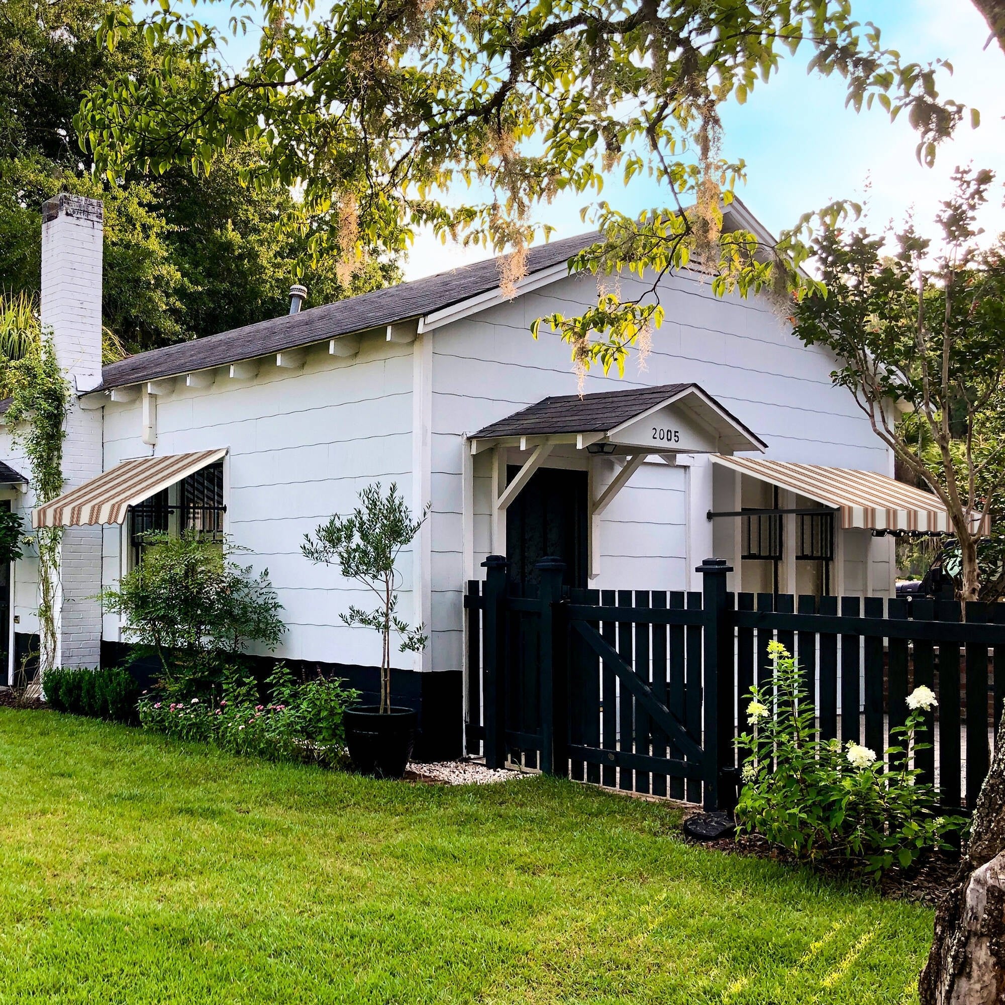 Small Dallas Retro® Awning - Awntech Corporation