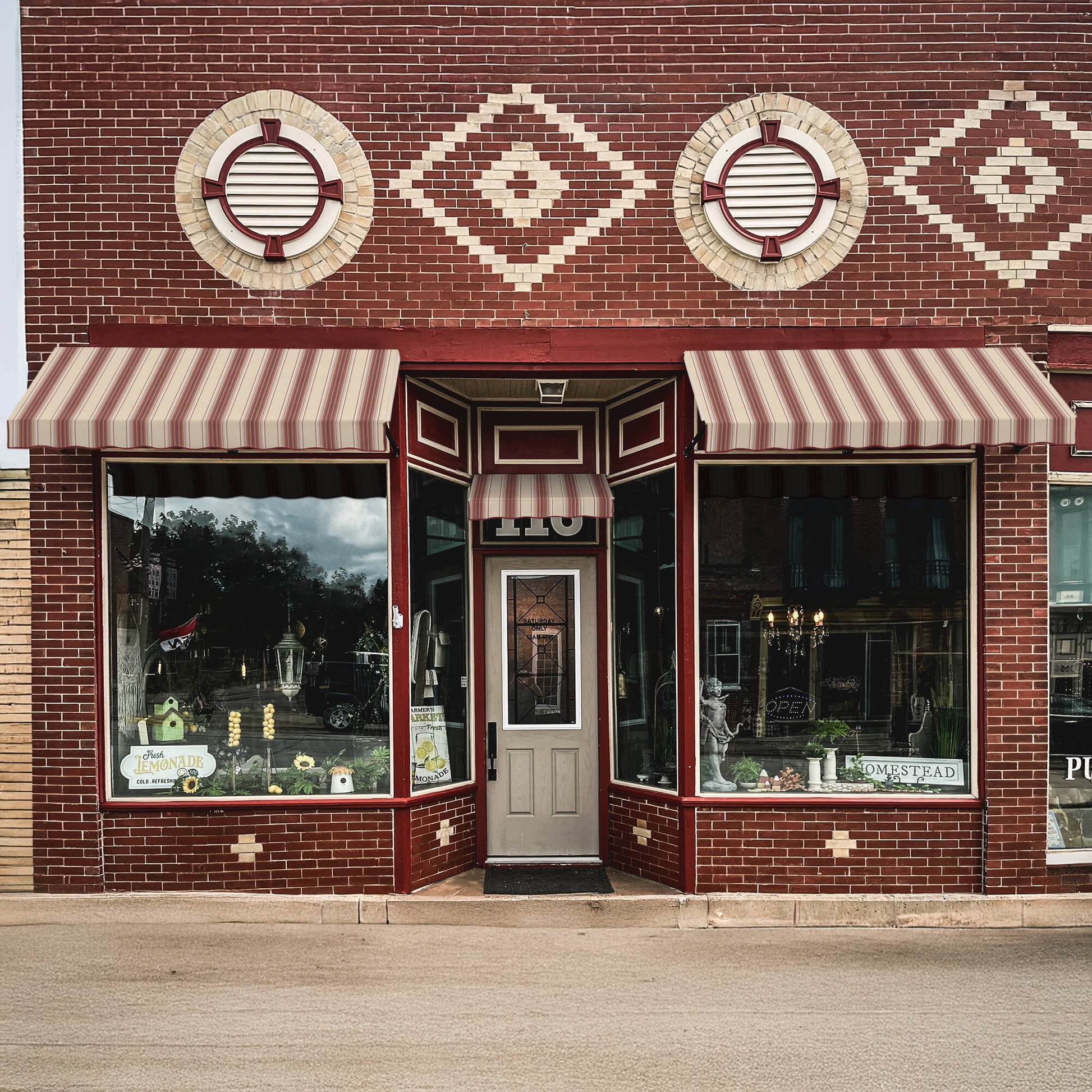 Small Dallas Retro® Awning - Awntech Corporation