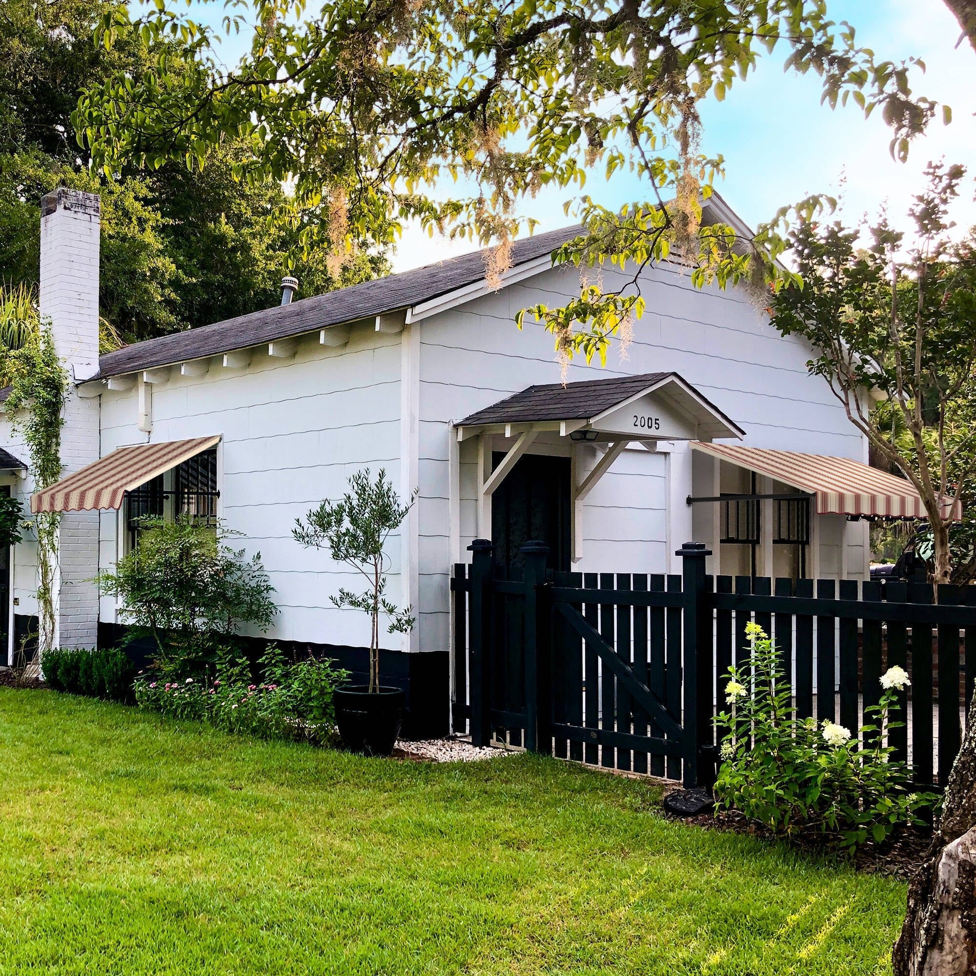 Small Dallas Retro® Awning - Awntech Corporation