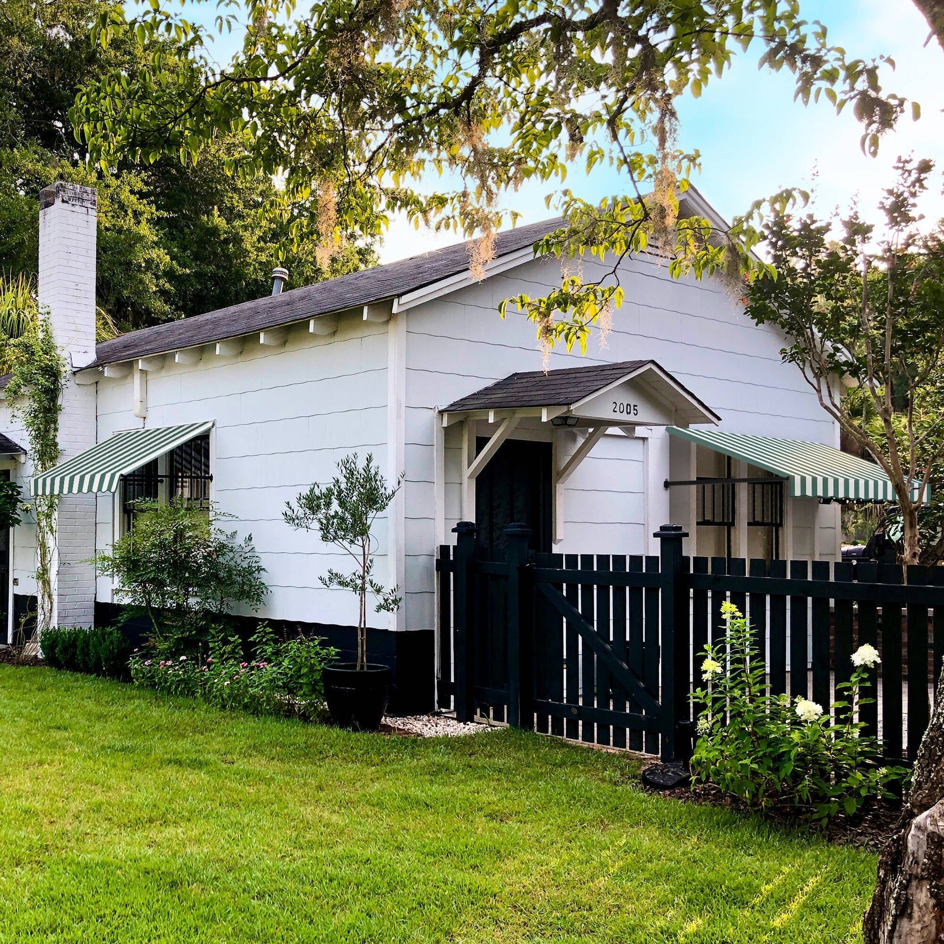 Small Dallas Retro® Awning - Awntech Corporation