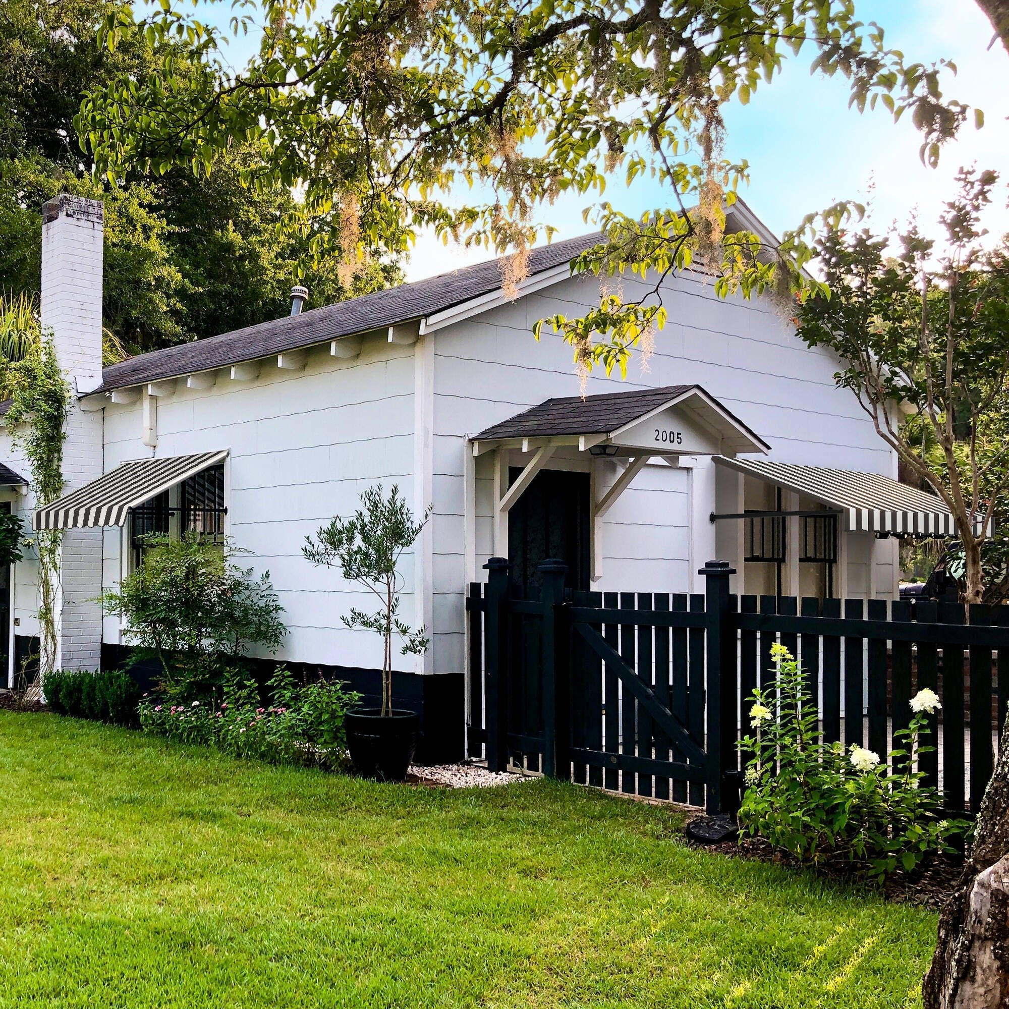 Small Dallas Retro® Awning - Awntech Corporation