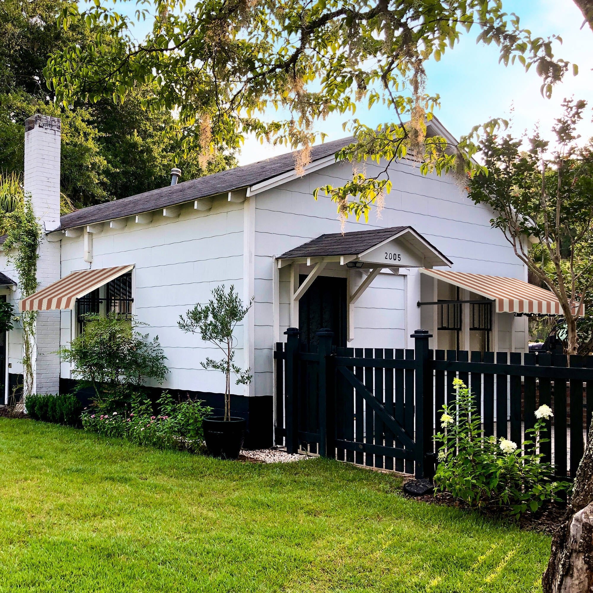 Small Dallas Retro® Awning - Awntech Corporation