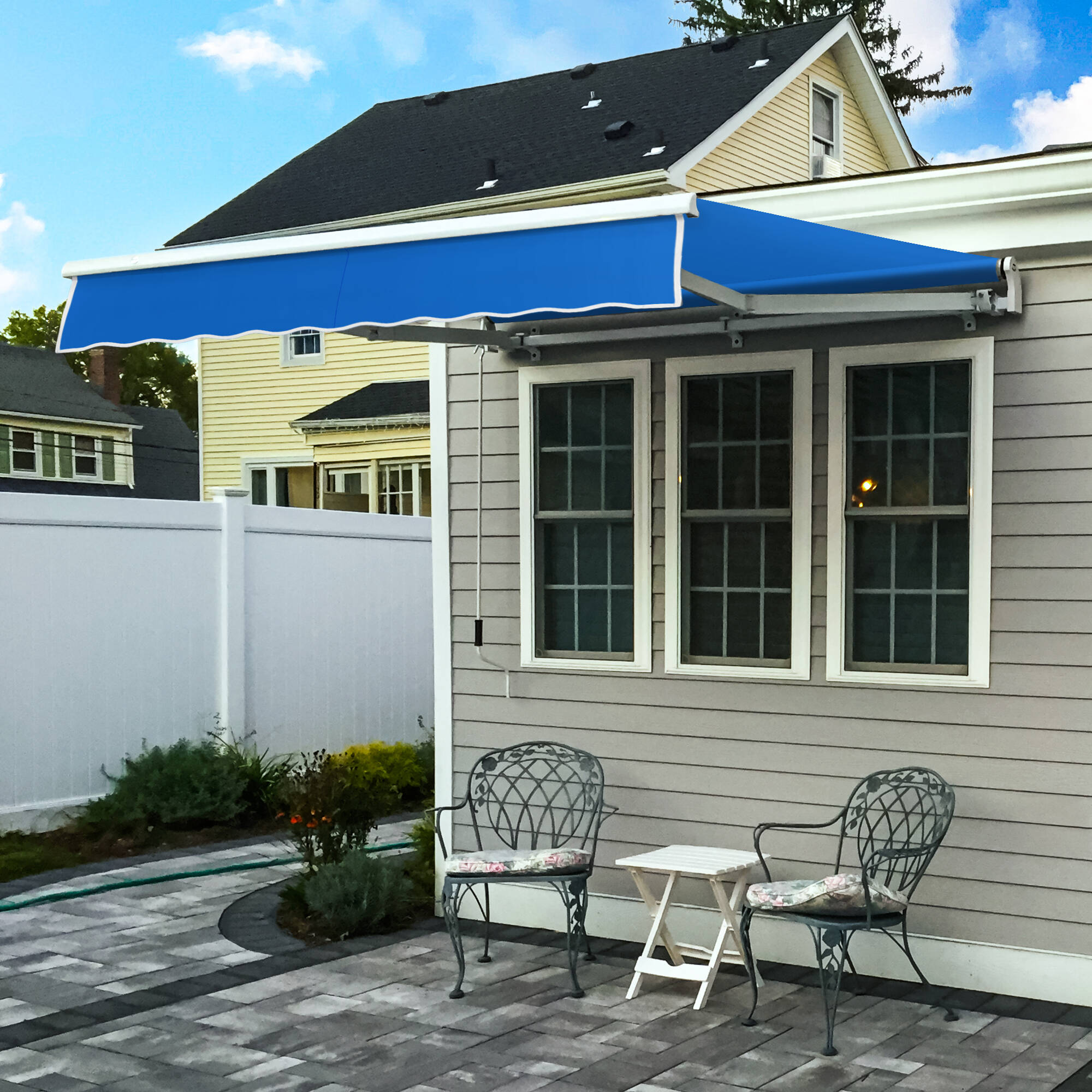 Maui® Manual Awning - Awntech Corporation
