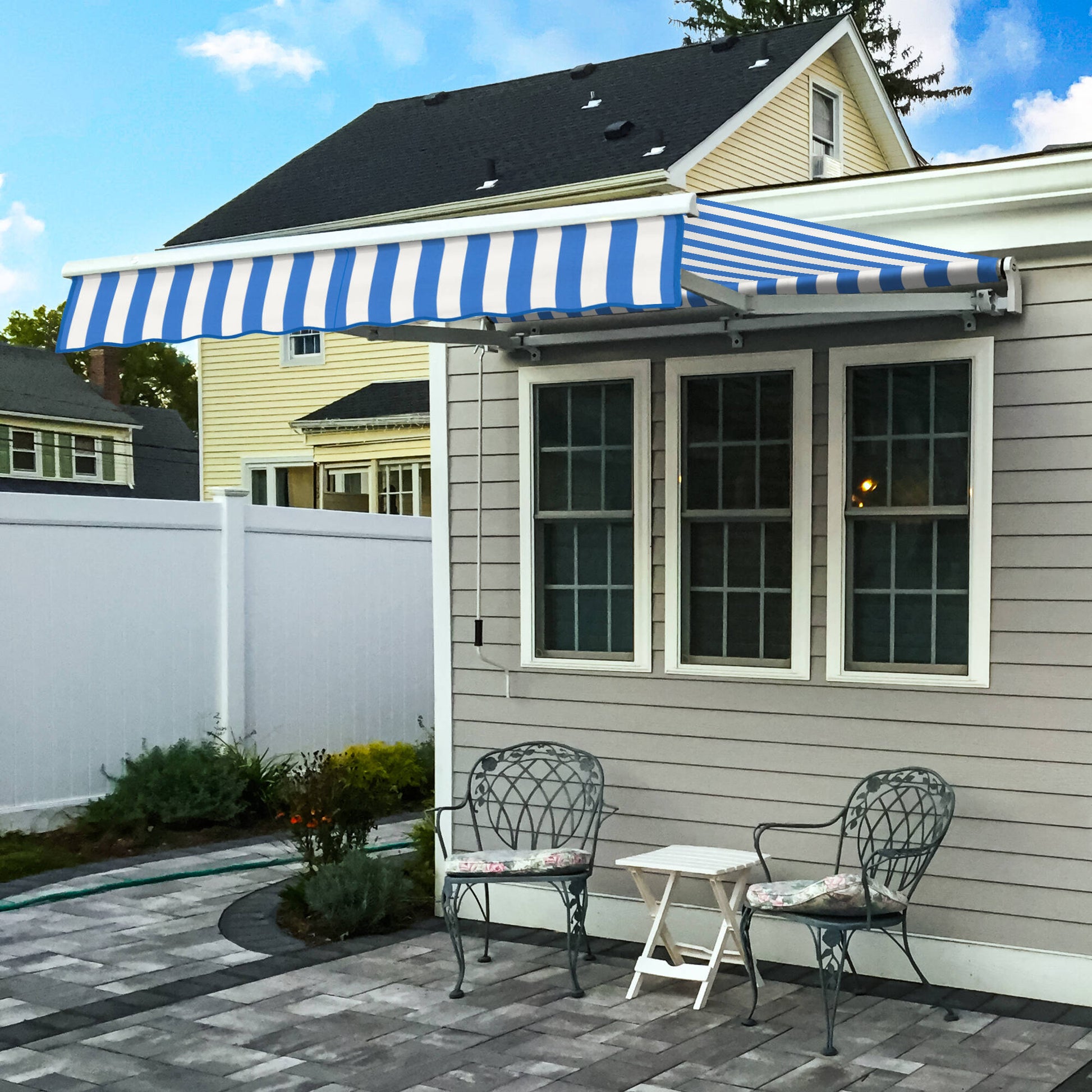 Maui® Manual Awning - Awntech Corporation