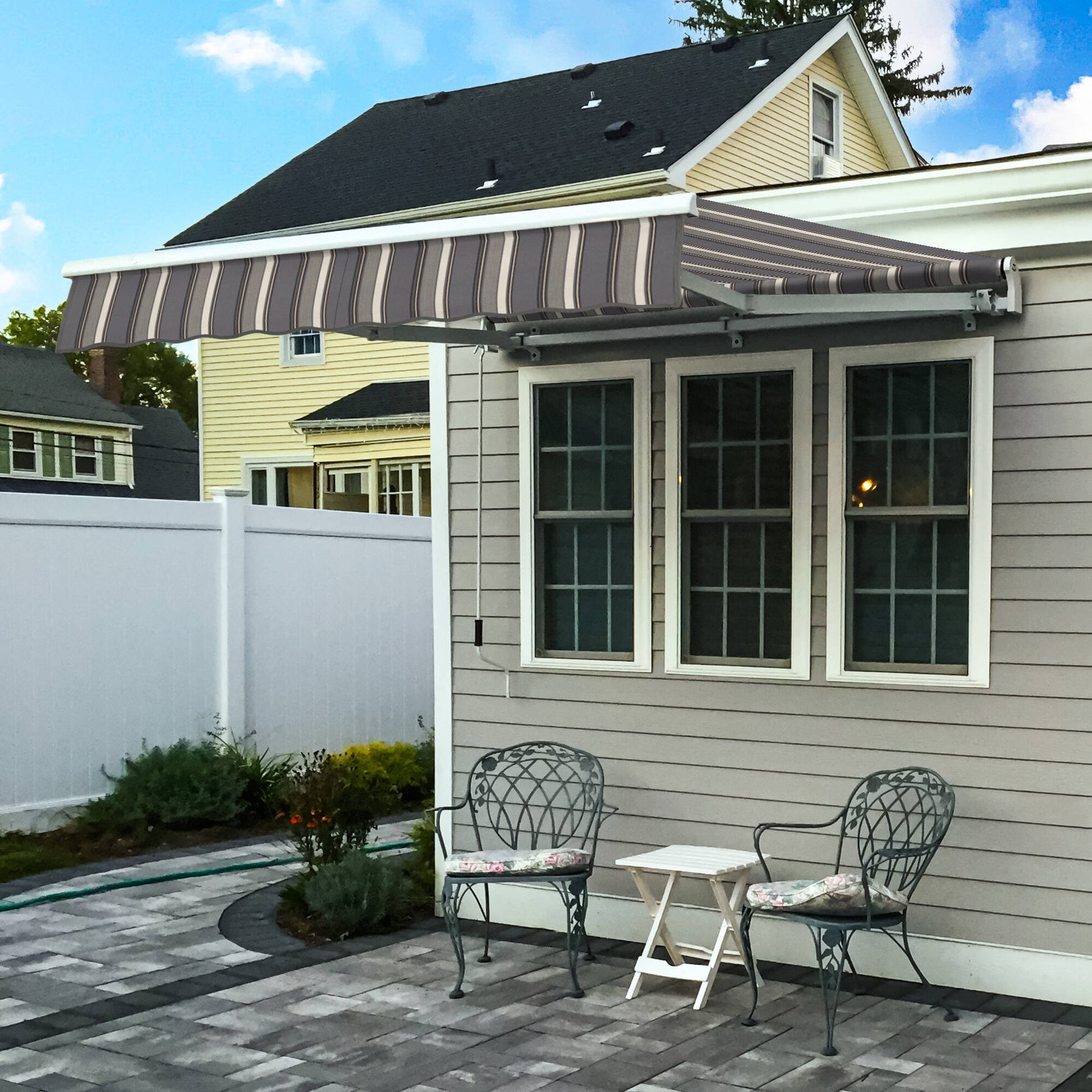 Maui® Manual Awning - Awntech Corporation
