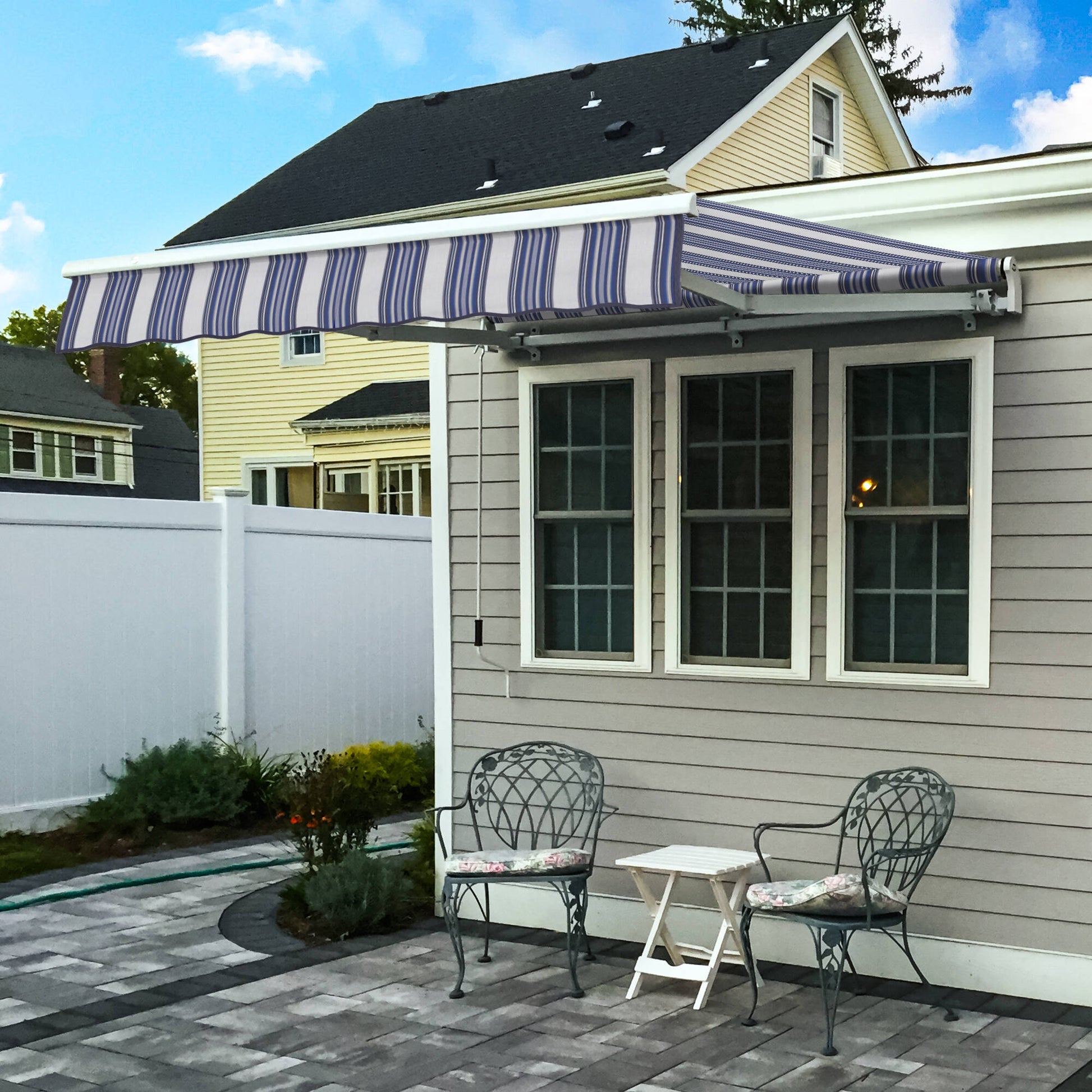 Maui® Manual Awning - Awntech Corporation